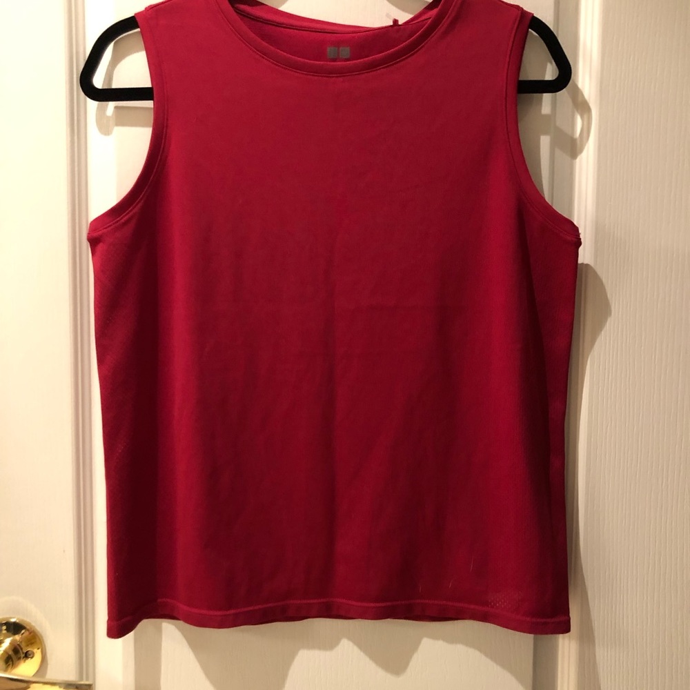 Uniqlo red muscle t-shirt